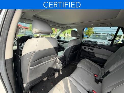Used 2024 Honda Pilot Touring image 13