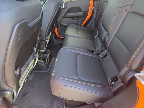 New 2025 Jeep Gladiator Sport image 15