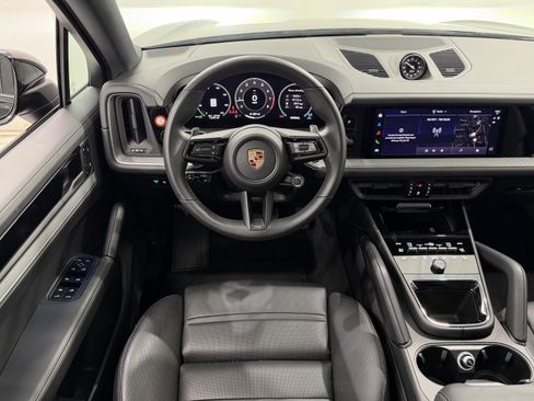 Certified 2026 Porsche Cayenne Coupe AWD/4WD image 25