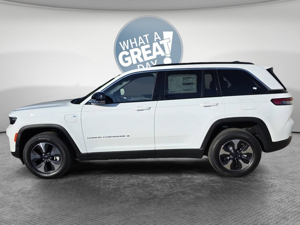 New 2025 Jeep Grand Cherokee Limited 4xe AWD/4WD image 9
