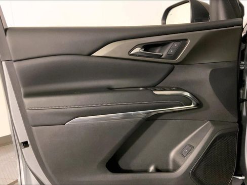 Used 2024 Chevrolet Traverse LT image 25