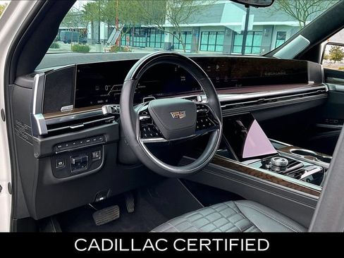 Certified 2025 Cadillac Escalade ESV Sport Platinum AWD/4WD image 16