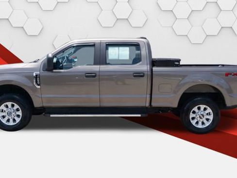 Used 2021 Ford F250 XL w/ STX Appearance Package AWD/4WD image 2
