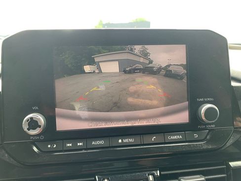 Used 2022 Nissan Pathfinder S FWD image 28