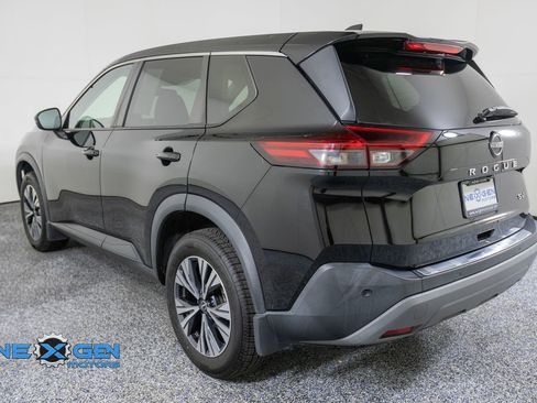 Used 2022 Nissan Rogue SV FWD image 5