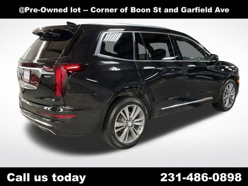 Used 2022 Cadillac XT6 Premium Luxury image 5