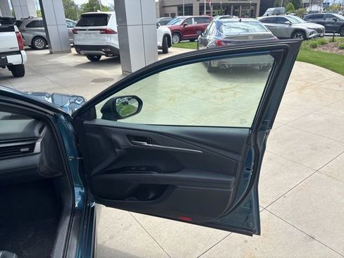 Used 2025 Toyota Camry SE FWD image 32