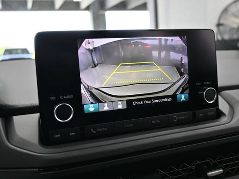 Used 2025 Honda Accord SE image 18