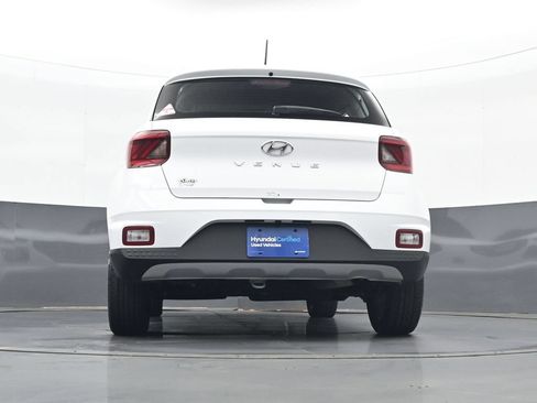 Certified 2024 Hyundai Venue SEL FWD image 26