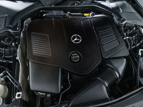 Used 2023 Mercedes-Benz C 300 4MATIC Sedan image 40
