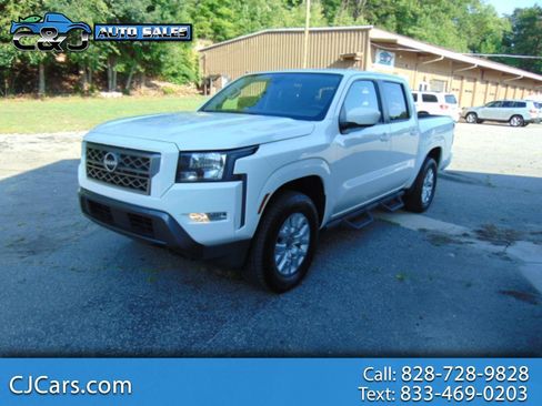 Used 2022 Nissan Frontier SV AWD/4WD image 1