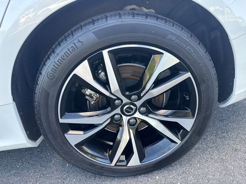 Certified 2024 Volvo S60 B5 Core image 11