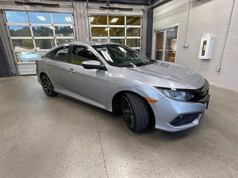 Used 2019 Honda Civic Sport image 7