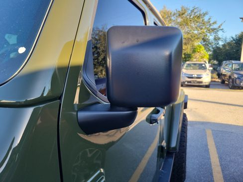 Used 2024 Jeep Wrangler Unlimited Rubicon image 6