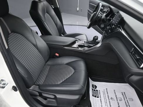 Used 2024 Toyota Camry SE FWD image 14