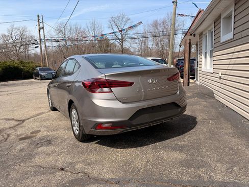Used 2020 Hyundai Elantra SE w/ Convenience Package (C2) image 6