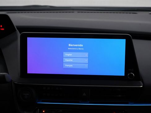 Used 2024 Toyota Prius XLE AWD/4WD image 15