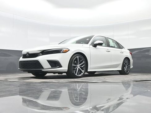 Used 2022 Honda Civic Touring image 25