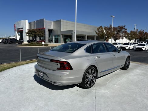 Used 2023 Volvo S90 B6 Ultimate image 10