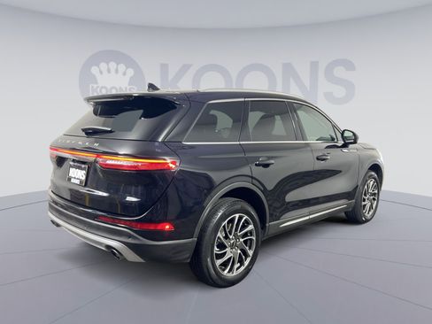 Used 2022 Lincoln Corsair Standard w/ Equipment Group 101A image 5