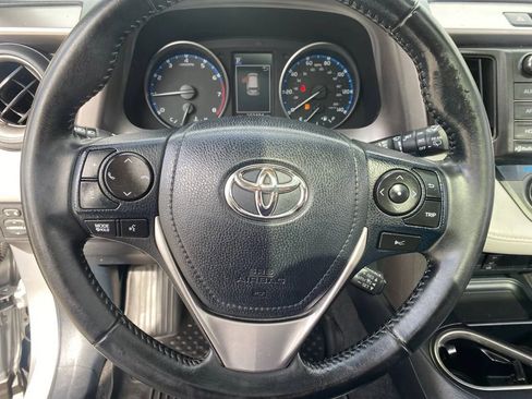 Used 2018 Toyota RAV4 XLE AWD/4WD image 15