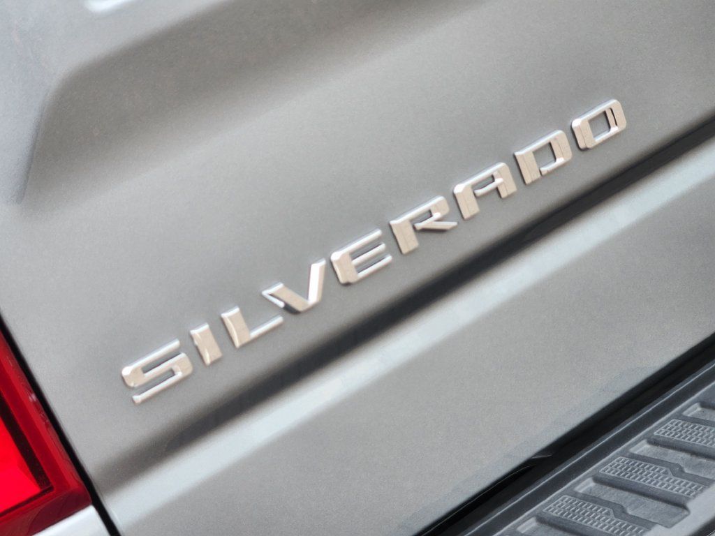 Used 2025 Chevrolet Silverado 1500 LT Trail Boss w/ Convenience Package II AWD/4WD image 8