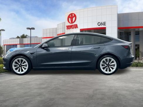 Used 2022 Tesla Model 3 Long Range AWD/4WD image 8