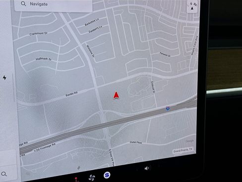 Used 2024 Tesla Model Y Long Range AWD/4WD image 21
