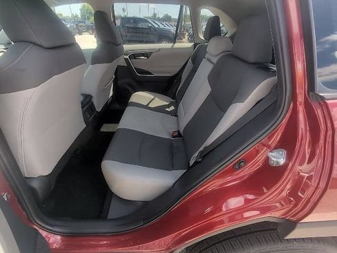 Certified 2025 Toyota RAV4 XLE FWD image 10
