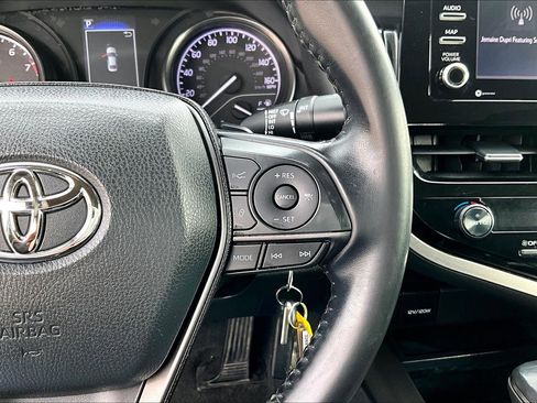 Used 2021 Toyota Camry SE image 19