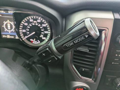 Used 2019 Nissan Titan PRO-4X w/ Pro-4x Convenience Package AWD/4WD image 12