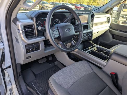 Certified 2024 Ford F250 XLT w/ FX4 Off-Road Package image 15