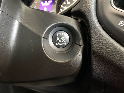 Used 2019 Jeep Compass Latitude w/ Cold Weather Group AWD/4WD image 39