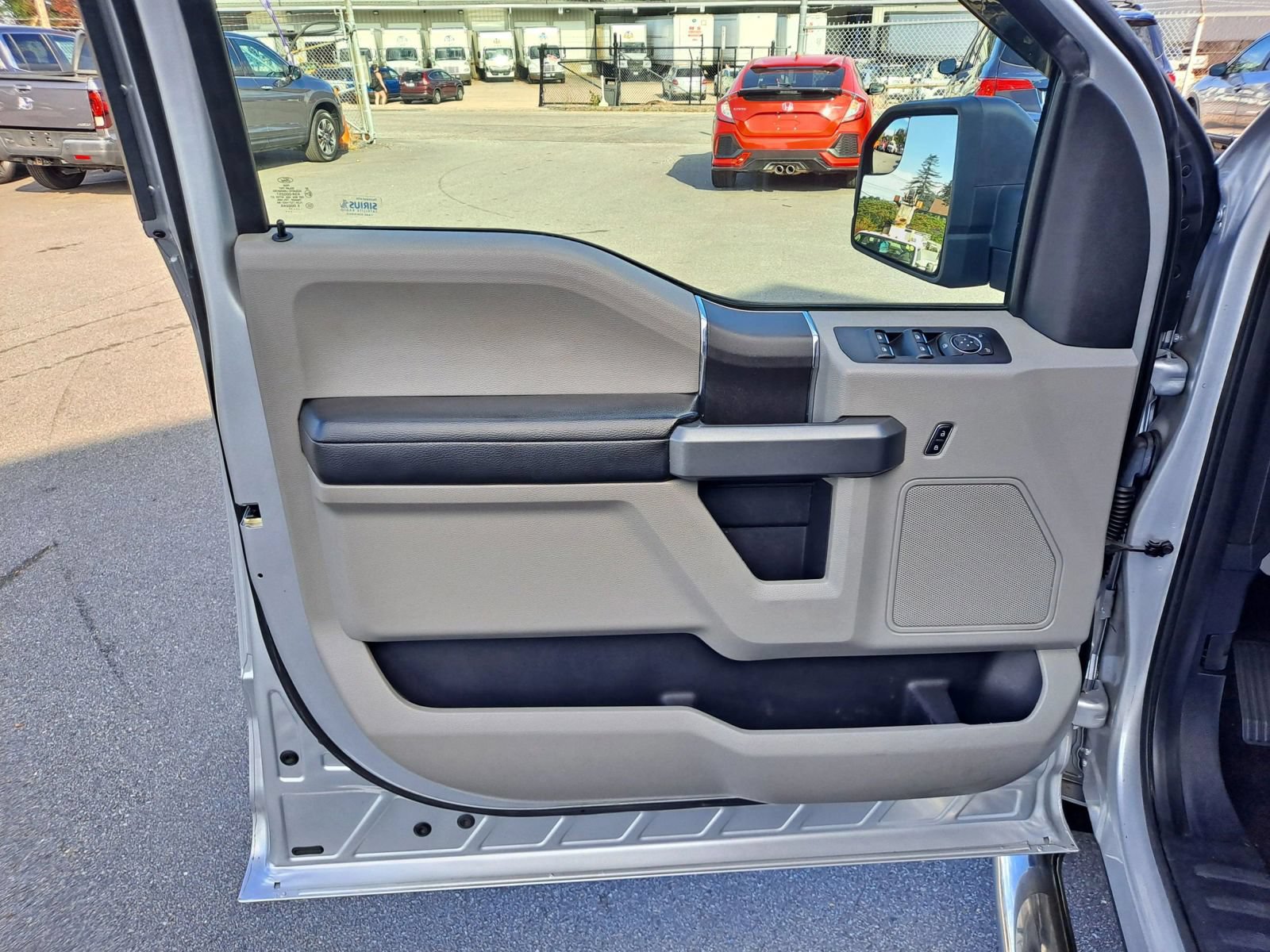 Used 2017 Ford F150 XLT AWD/4WD image 10
