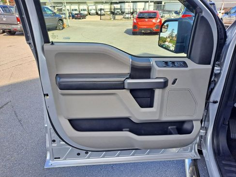 Used 2017 Ford F150 XLT AWD/4WD image 10