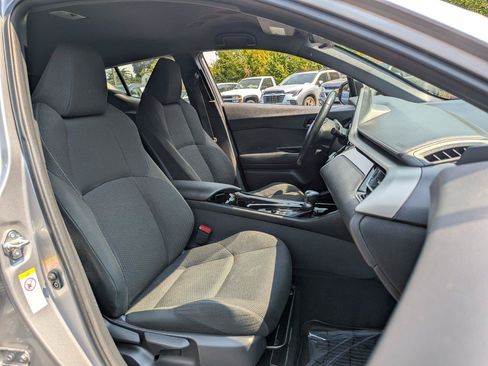 Used 2019 Toyota C-HR XLE FWD image 30