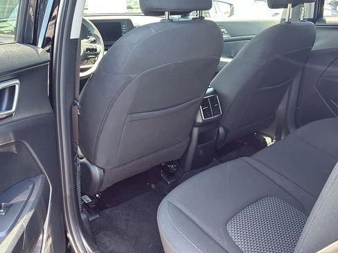 Used 2025 Kia Sportage LX FWD image 14