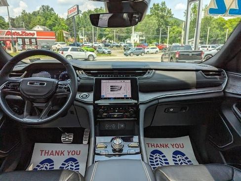 Used 2022 Jeep Grand Cherokee Overland image 14