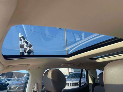 Used 2017 Lincoln MKT AWD w/ Technology Package image 9