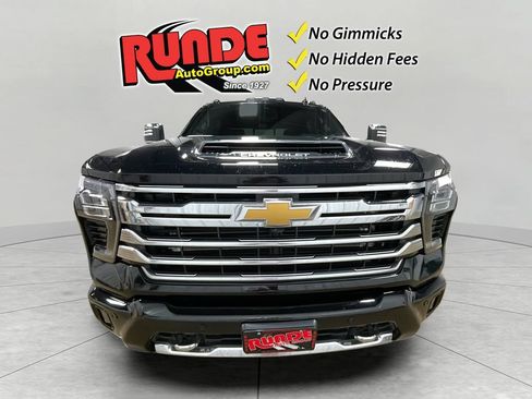 Used 2024 Chevrolet Silverado 2500 High Country w/ High Country Premium Package AWD/4WD image 8