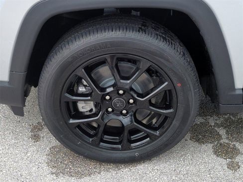 New 2026 Jeep Compass Latitude image 31