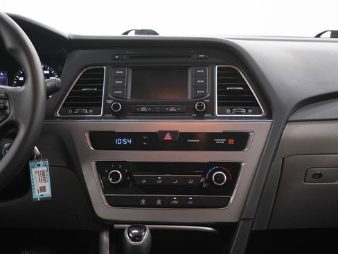 Used 2015 Hyundai Sonata SE w/ Option Group 09 FWD image 15