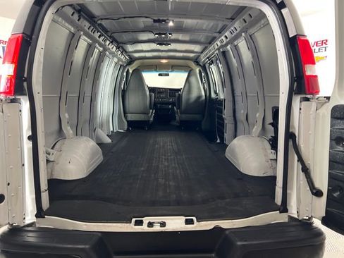 Used 2022 Chevrolet Express 2500 Extended w/ Driver Convenience Package RWD image 22