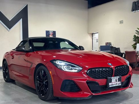 Used 2021 BMW Z4 M40i w/ Premium Package image 2