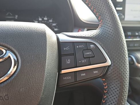 Used 2023 Toyota Sienna XSE w/ XSE Plus Package image 33