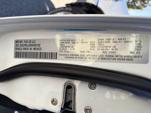 Certified 2025 RAM 2500 Big Horn AWD/4WD image 34