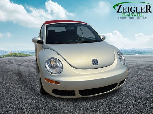 Used 2009 Volkswagen Beetle Blush FWD image 8
