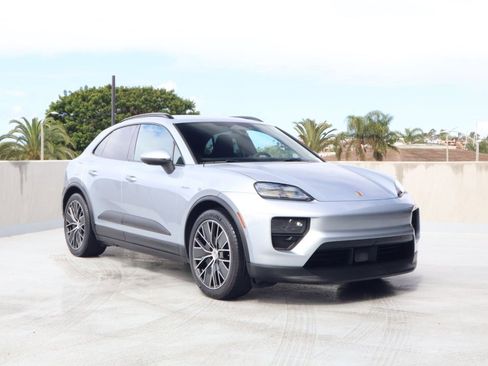 Certified 2025 Porsche Macan Electric RWD image 7