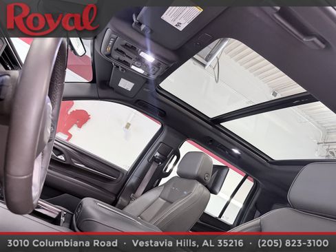Used 2023 GMC Yukon XL Denali w/ Denali Reserve Package RWD image 21
