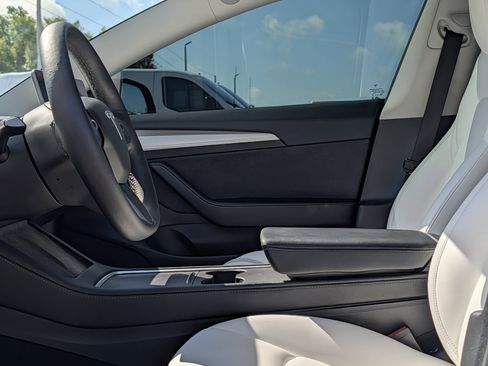 Used 2023 Tesla Model 3 Performance image 19